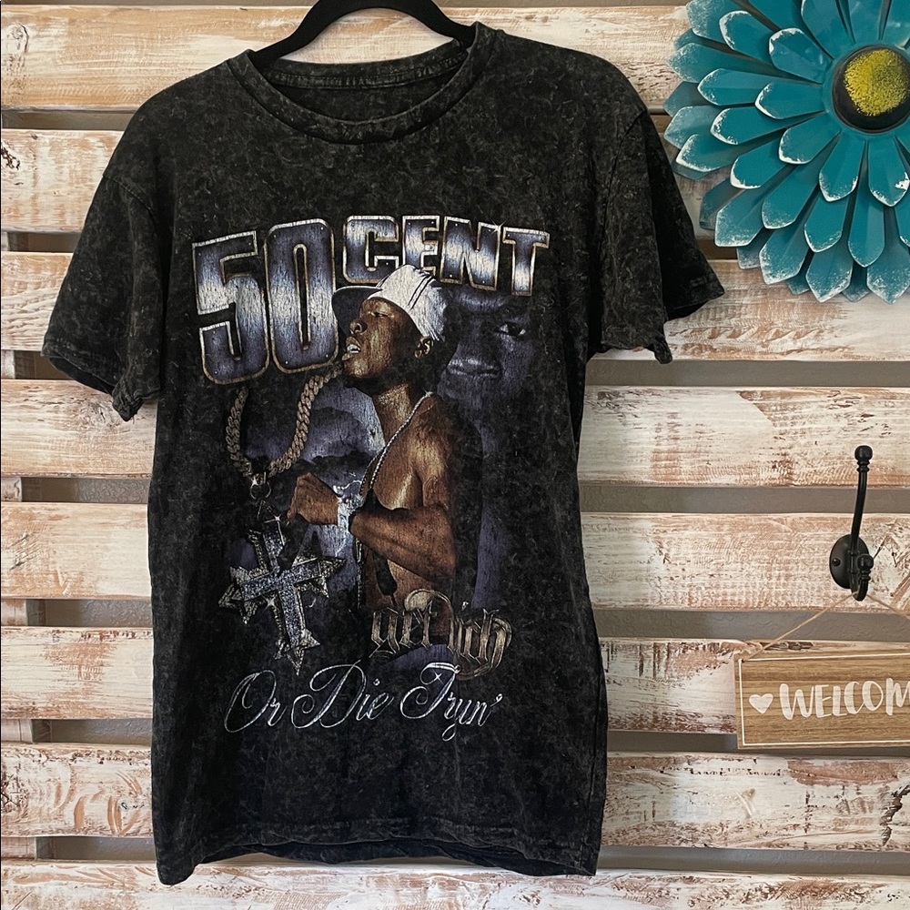 🔥🔥 (3/$20)
black graphic t-shirt 50 Cent's "Get Rich or Die Tryin'" album Size M